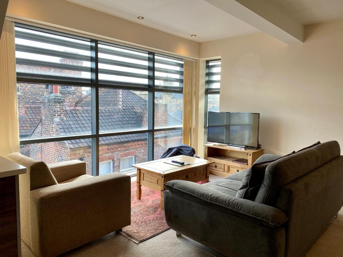 Churchill Two Bedroom Apartments With Free Parking And The Minster View York Exterior foto